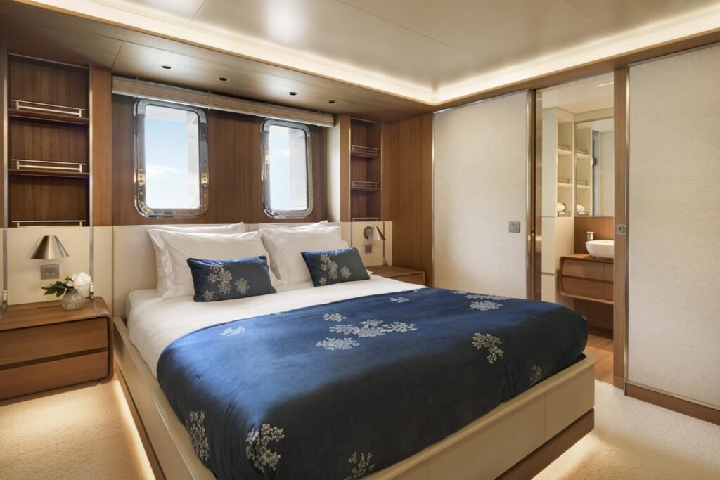 Amika yacht charter in French Polynesia
