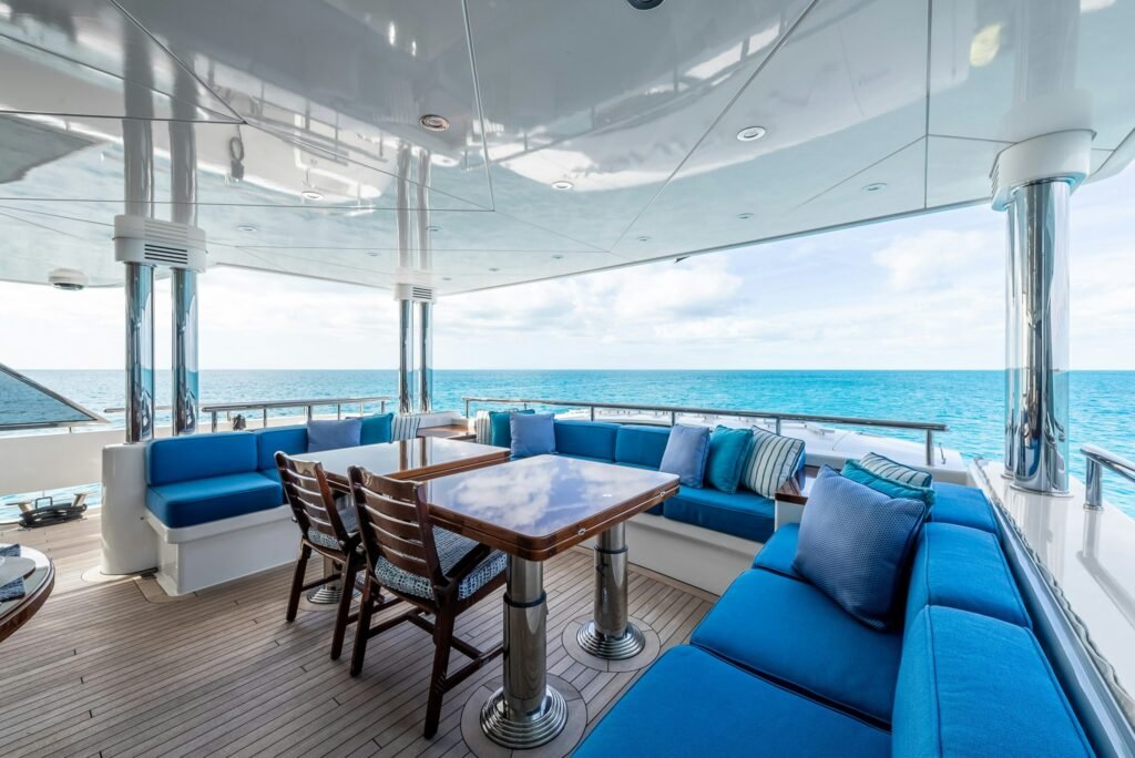 Valinor yacht charter in French Polynesia