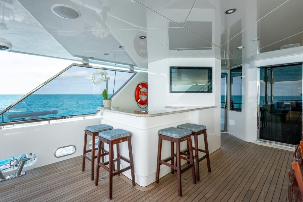 Valinor yacht charter in French Polynesia