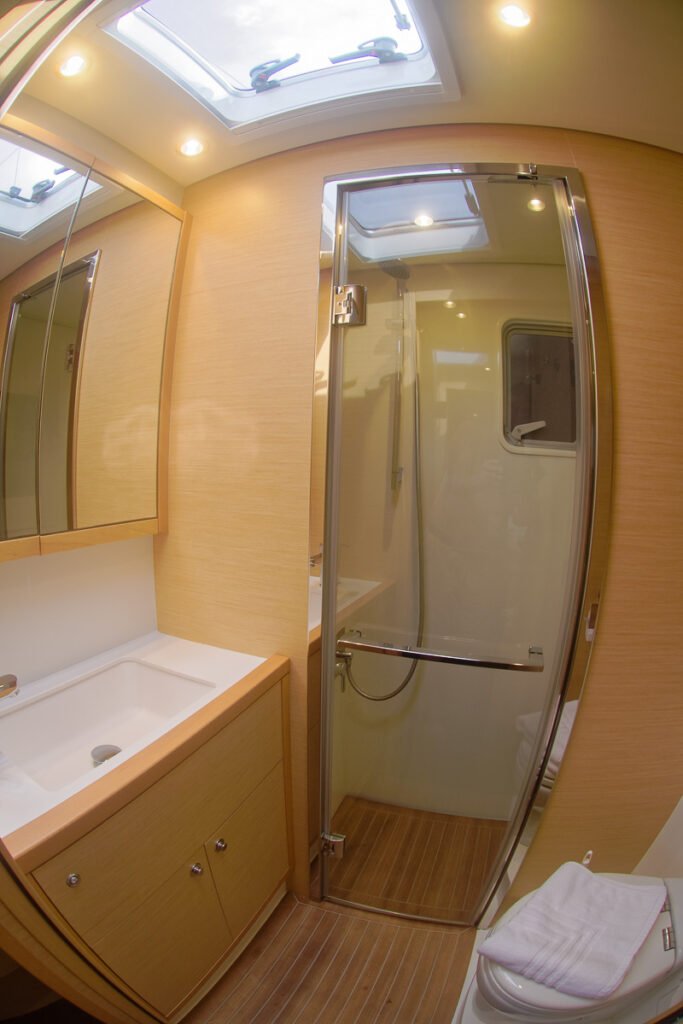 Diva yacht charter in French Polynesia