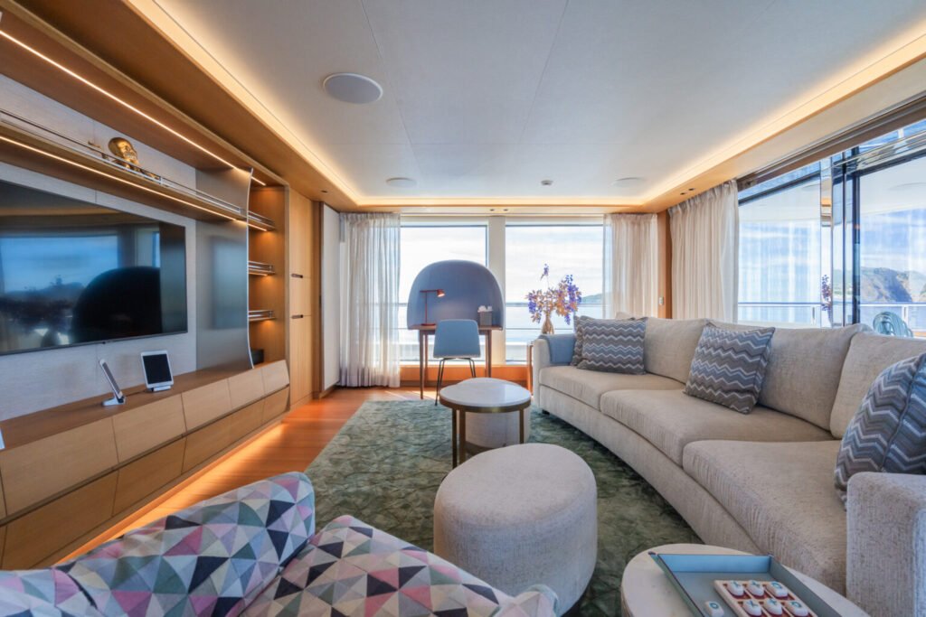 Amika yacht charter in French Polynesia