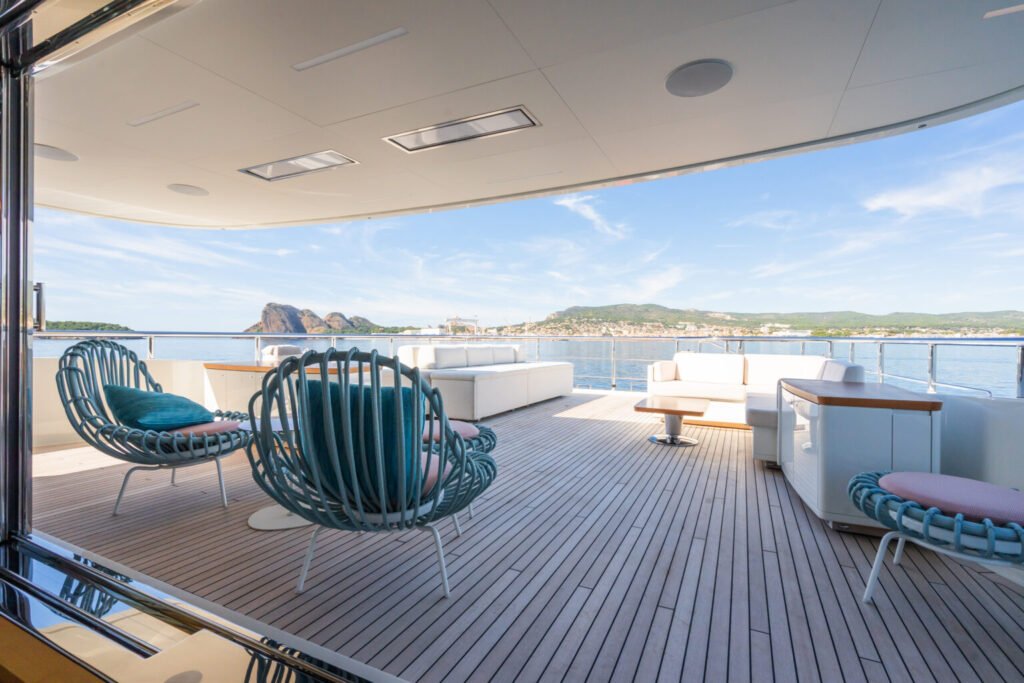 Amika yacht charter in French Polynesia