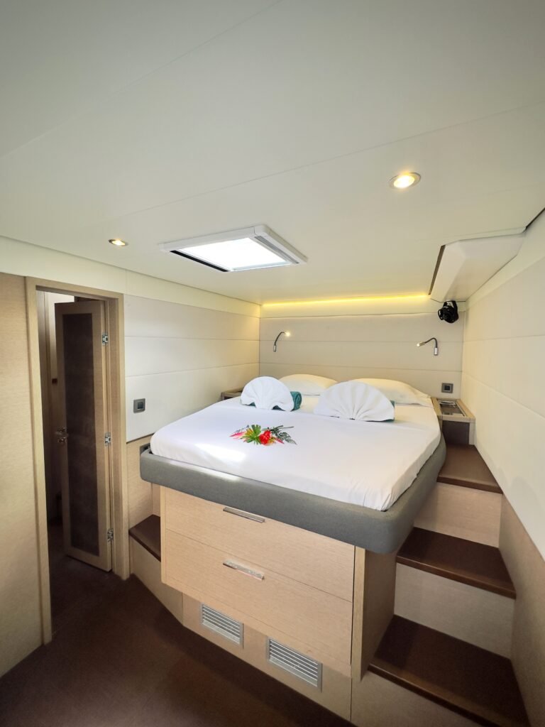 Allegra yacht charter in French Polynesia