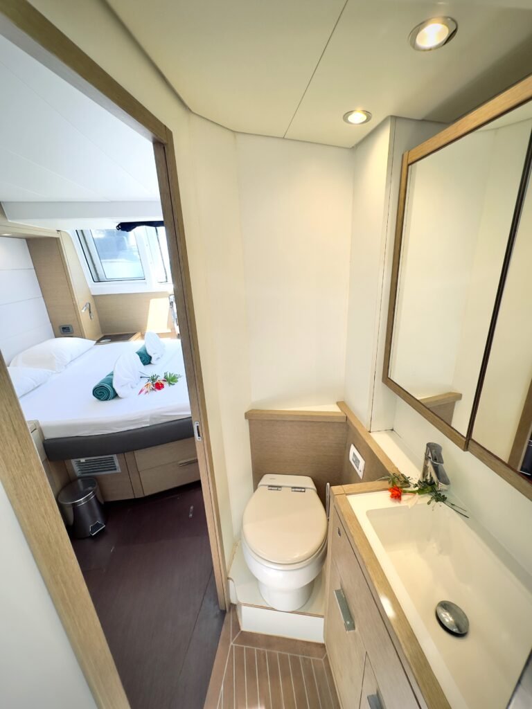 Allegra yacht charter in French Polynesia