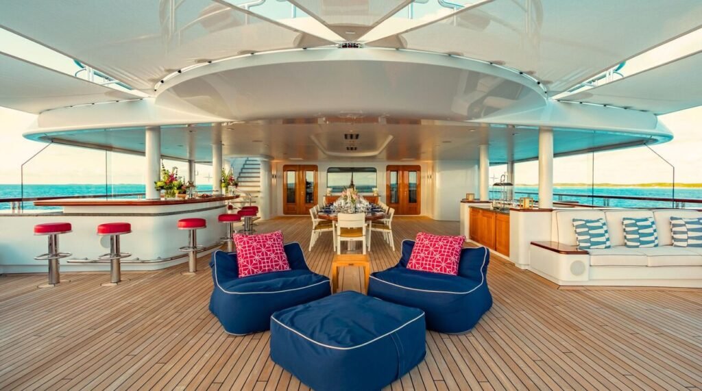 Huntress yacht charter in French Polynesia