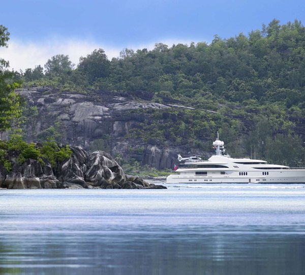 Agave yacht charter in French Polynesia