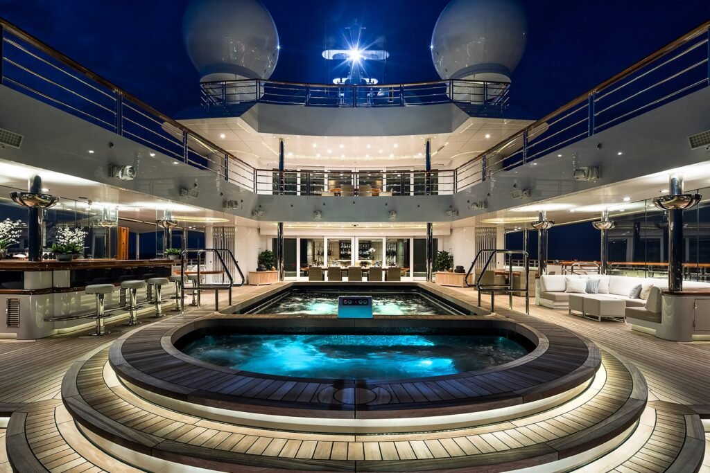 Octopus yacht charter in French Polynesia