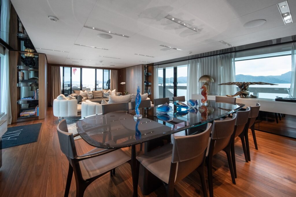 AIX yacht charter in French Polynesia